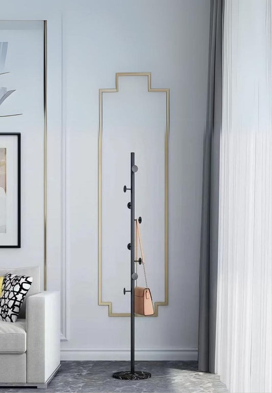 Porte manteau sur pied design arbre noir sur base noire